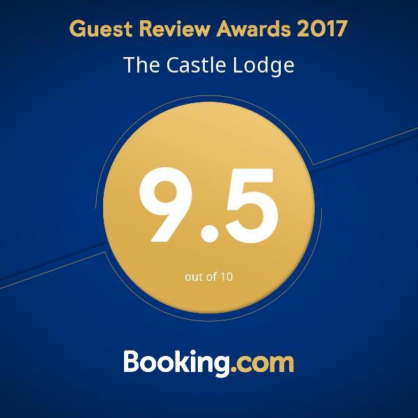 The Castle Lodge Tredegar Exteriör bild